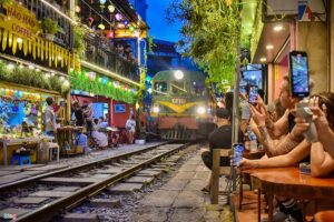 PAKET TOUR 8 HARI VIETNAM - Gambar 6
