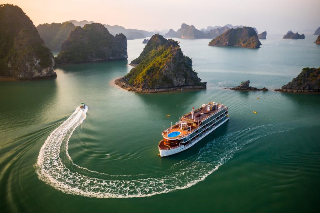 PAKET TOUR MUSLIM  4 HARI 3 MALAM HANOI – HALONGBAY