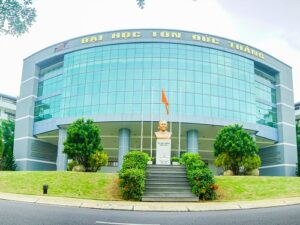 PAKET TOUR 4N3D HOCHIMINH - KUNGJUNGI UNIVERSITAS